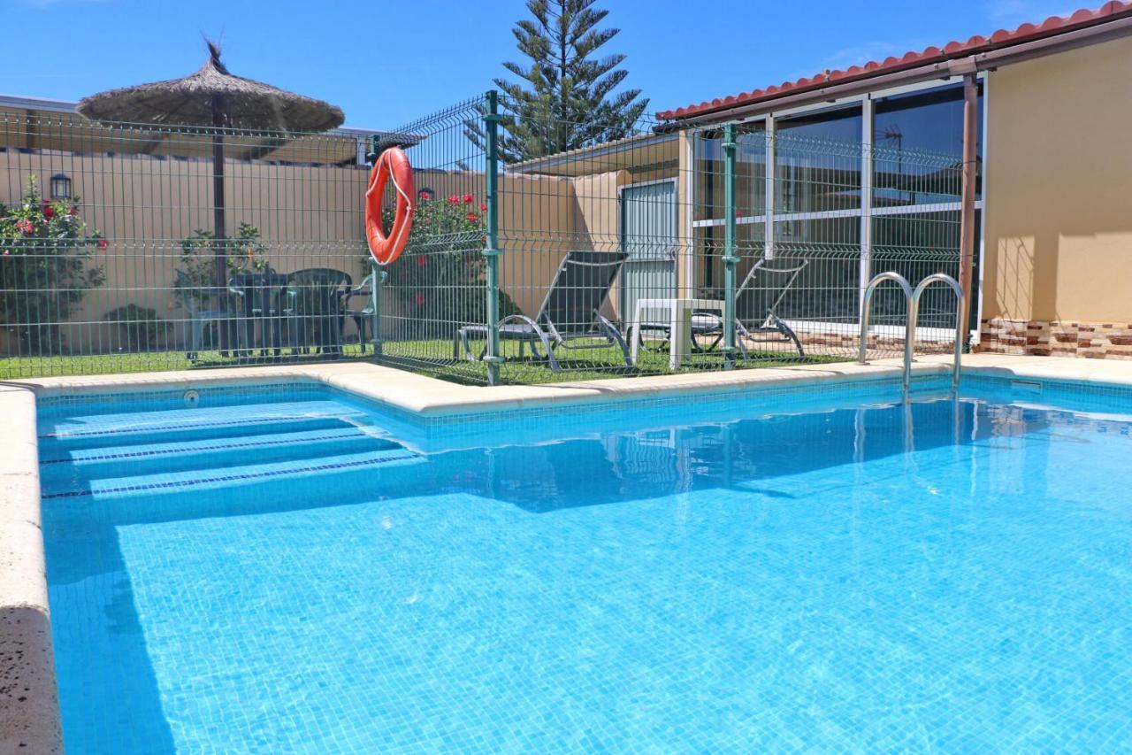 Bungalow Curro Pareja 97 Conil De La Frontera Exterior foto